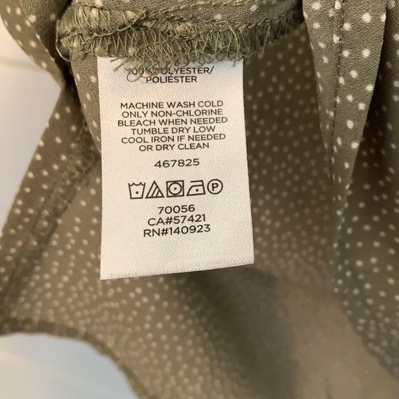 Loft Short Sleeve Blouse- Size Medium - Picture 3 of 5